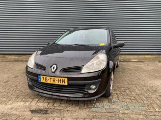 Vrakbiler auto Renault Clio Clio III (BR/CR), Hatchback, 2005 / 2014 1.4 16V 2007/1