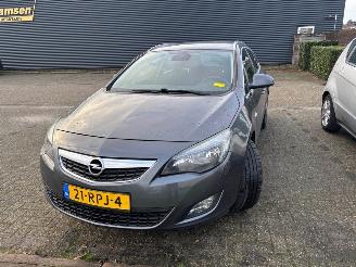 Coche accidentado Opel Astra SPORTS TOURER 2011/6