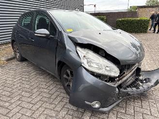 Peugeot 208 208 I (CA/CC/CK/CL) - 1.6 e-HDi FAP Hatchback  Diesel 1.560cc 68kW (92pk) picture 6