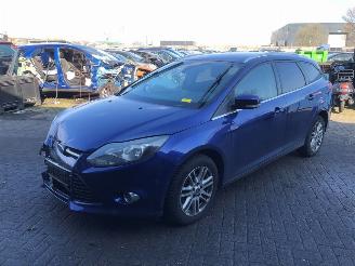 Vaurioauto  passenger cars Ford Focus  2014/8