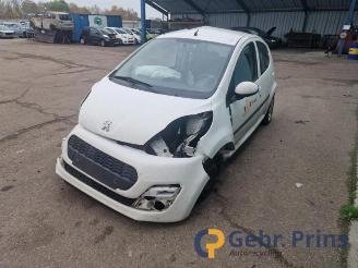 Coche siniestrado Peugeot 107 107, Hatchback, 2005 / 2014 1.0 12V 2013/11