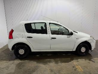 Dacia Sandero 1.2 16V Hatchback  Benzine 1.149cc 55kW (75pk) FWD picture 3