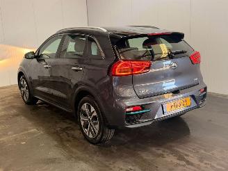  Kia e-Niro E-Niro 64 kWh SUV  Elektrisch  150kW (204pk) FWD 2020/11
