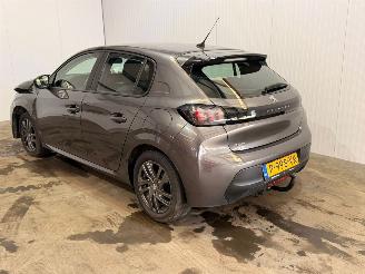 škoda osobní automobily Peugeot 208 1.2 Vti 12V PureTech 100 Hatchback 4Dr Benzine 1.199cc 74kW (101pk) FWD 2022/6