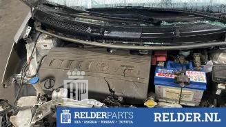 Salvage car Toyota Yaris Yaris II (P9), Hatchback, 2005 / 2014 1.33 16V Dual VVT-I 2010/5