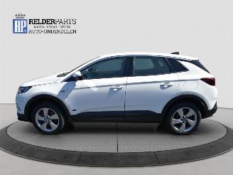 Opel Grandland X 1.6 TURBO  HYBRIDE picture 2