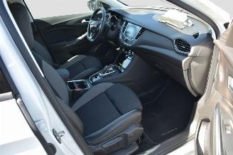 Opel Grandland X 1.6 TURBO  HYBRIDE picture 16