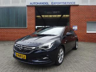 Coche accidentado Opel Astra K Dynamic 1.4i Turbo 110kw Automaat GEARBOX PROBLEM! 2017/10