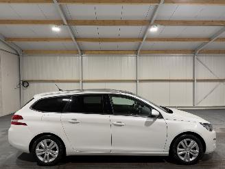 Schadeauto Peugeot 308 1.2 PureTech 81kW Panodak Blue Lion 2017/5