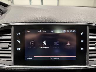 Peugeot 308 1.2PureTech 81kW Blue Lease Executive picture 16