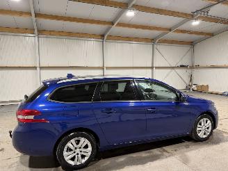 Peugeot 308 1.2PT 81kW Blue Lease Executive picture 5
