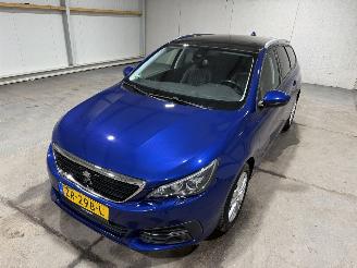 Peugeot 308 1.2PT 81kW Blue Lease Executive picture 17