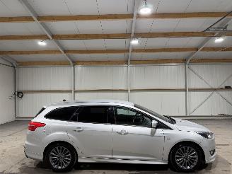 krockskadad bil auto Ford Focus 1.0 92kW Clima ST-Line 2018/4