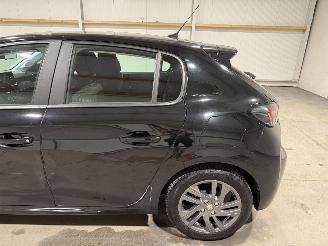 Peugeot 208 1.2PT 55kW Active Pack picture 28