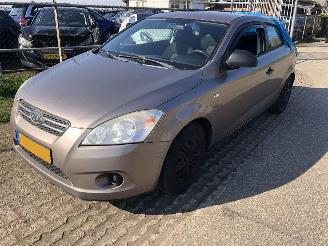 uszkodzony samochody osobowe Kia Cee d PRO CEED 1.4 X-TRA 2008/5