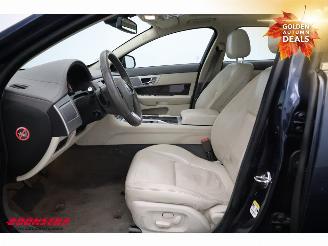 Jaguar XF Sportbrake 3.0D S Aut. Glasdak Navi Leder SHZ picture 13