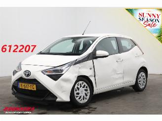 Voiture accidenté Toyota Aygo 1.0 VVT-i x-play 5-drs Airco Cruise Camera Bluetooth 2021/3