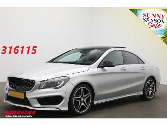 skadebil auto Mercedes Cla-klasse 180 AMG Ambition Pano Schuif/kantel Cruise Navi Clima PDC Bluetooth 2015/11