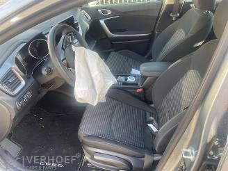 Kia Cee d Ceed Sportswagon (CDF), Combi 5-drs, 2018 1.0i T-GDi 12V picture 6