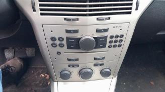 Opel Astra Astra H (L48), Hatchback 5-drs, 2004 / 2014 1.4 16V Twinport picture 18