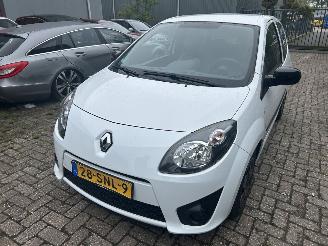 Vaurioauto  passenger cars Renault Twingo 1.2-16V  Collection 2011/11