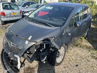 uszkodzony samochody osobowe Opel Meriva 1.4 Cosmo 2013/10