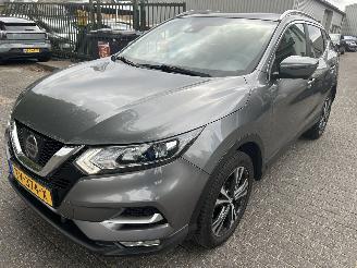 damaged passenger cars Nissan Qashqai 1.2 Tekna  ( Panoramadak ) 2018/3