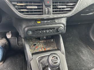 Ford Focus 1.0 EcoBoost Hybrid Titanium  5 drs picture 10