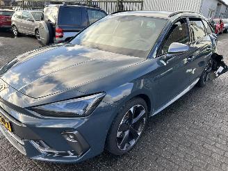 damaged passenger cars Cupra Leon Sportstourer 1.5 PHEV  Business  Automaat  ( NW prijs 46000,00 ) 2025/1