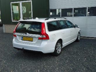 Damaged car Volvo V-70 T4 Nordic + Clima Navi Trekhaak 2014/5