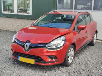 krockskadad bil auto Renault Clio 0.9 TCe Intens Navi 2016/11
