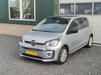  Volkswagen Up! 1.0 High Up! 2015/1