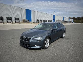 Damaged car Skoda Superb 1.6 TDI KLIMA NAVI PANORAMA XENON 2016/12