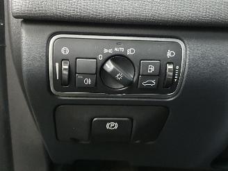 Volvo Xc-60 2.0 D4 FWD R-Design Momentum picture 40