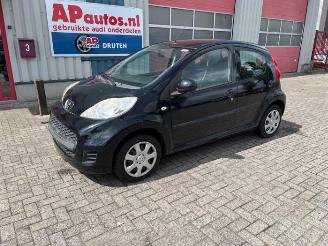 Coche siniestrado Peugeot 107 107, Hatchback, 2005 / 2014 1.0 12V 2010/9