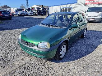 Purkuautot passenger cars Opel Corsa B 1.0 12V Onderdelen Groen Z369 X10XE Motor 1997/10