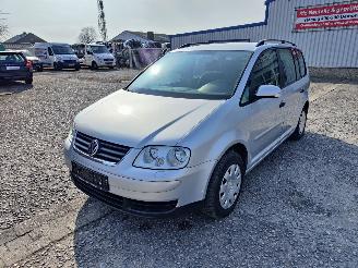 Dezmembrări autoturisme Volkswagen Touran 1.9 TDI Zilver LA7W Onderdelen BXE Motor 2006/3