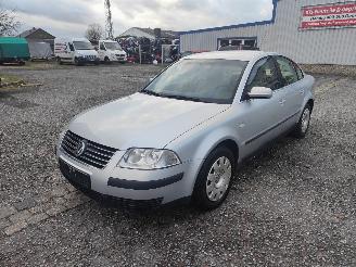 Uttjänta bilar auto Volkswagen Passat 3BG 2.0 Zilver LA7W Onderdelen AZM Motor 2003/2