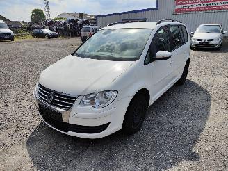 Vrakbiler auto Volkswagen Touran 2.0TDI Wit LB9A Onderdelen KXW Versnellingsbak 2009/11