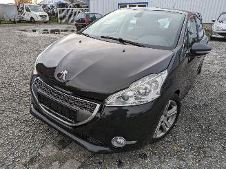 rozbiórka samochody osobowe Peugeot 208 e-HDI 1.6 2012/5