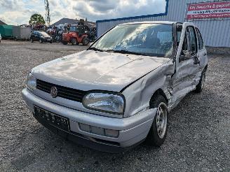 Auto da rottamare Volkswagen Golf 1.6 1997/4