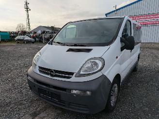 Vrakbiler auto Opel Vivaro 1.9 CDTI 2006/7