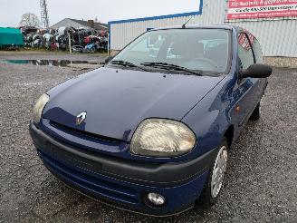 Vrakbiler auto Renault Clio 1.2 1999/11