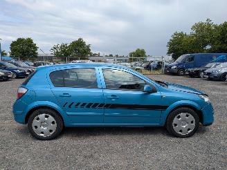 Opel Astra 1.6 picture 4