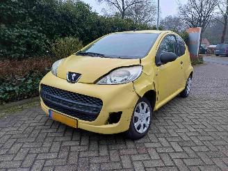 Peugeot 107 1.0-12V XR picture 5