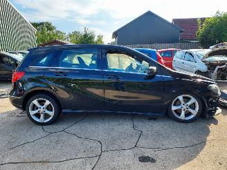 Purkuautot passenger cars Mercedes B-klasse 180 prestige.com 2014/9