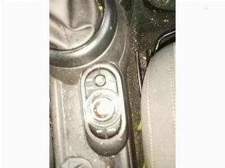 Mini Cooper Mini (F55), Hatchback 5-drs, 2013 1.5 12V Cooper picture 15