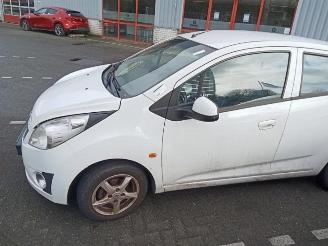 Chevrolet Spark Spark (M300), Hatchback, 2010 1.0 16V picture 2