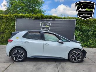 Salvage car Volkswagen ID.3 ID.3 (E11/E12), Hatchback 5-drs, 2019 First, Life, Pro 58 kWh 2020/12