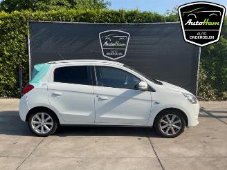 Coche siniestrado Mitsubishi Space-star Space Star (A0), Hatchback, 2012 1.2 12V 2015/4